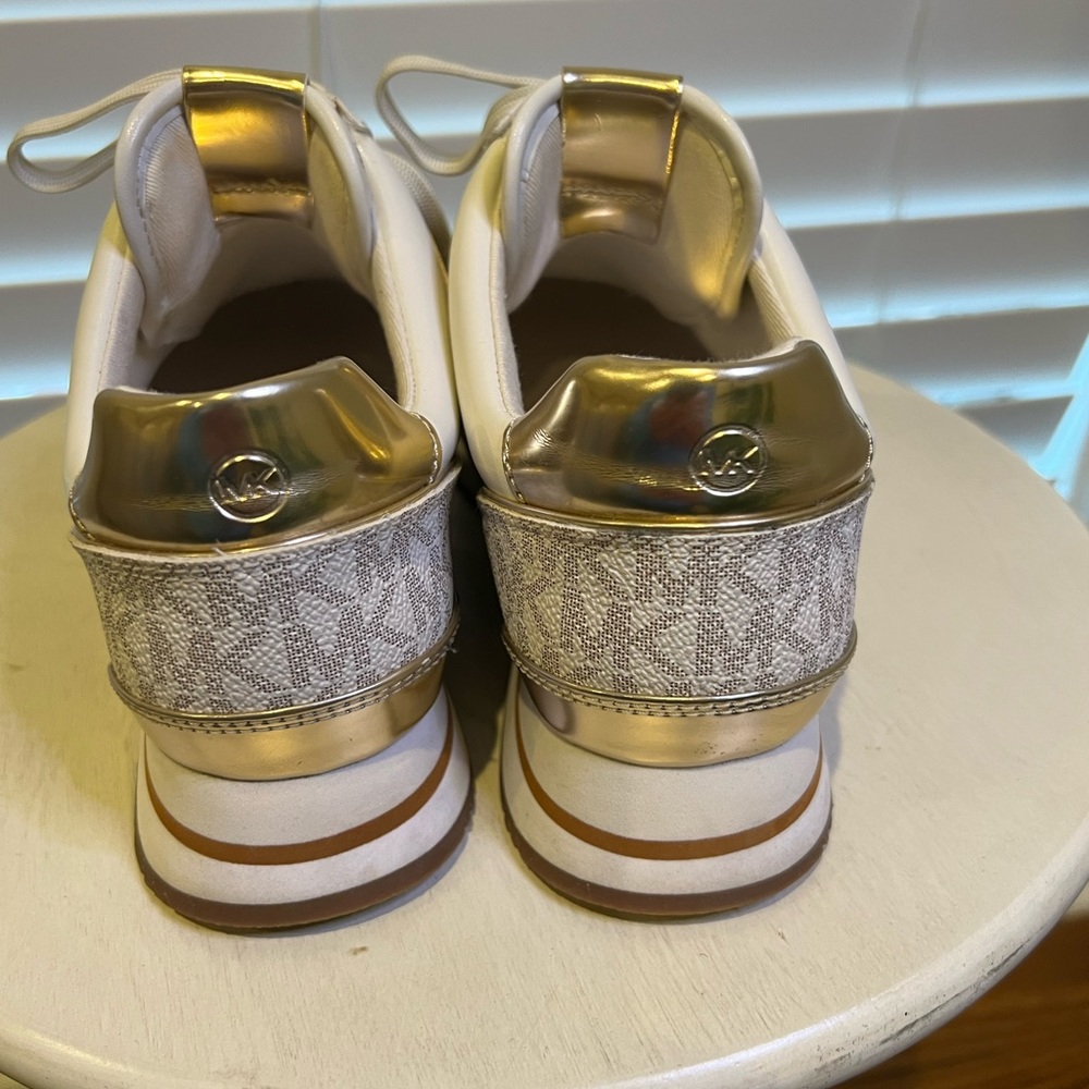 Michael Kors Maddy Two Tone Logo Trainer Natural 7.5 M